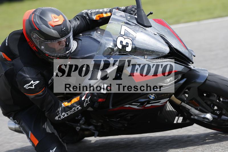 /Archiv-2024/29 12.06.2024 MOTO.CH Track Day ADR/Gruppe gelb/37